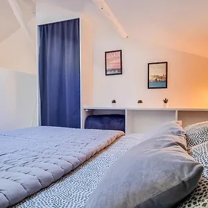 https://le-studio-de-vera-wifi-intra-muros-of-avignon-1-bedroom-3-pers.fr-provencehotel.com