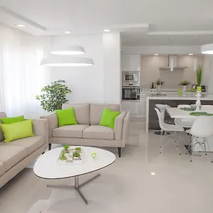 https://puerto-marina-benalmadena-29630-2.es-andalucia.com